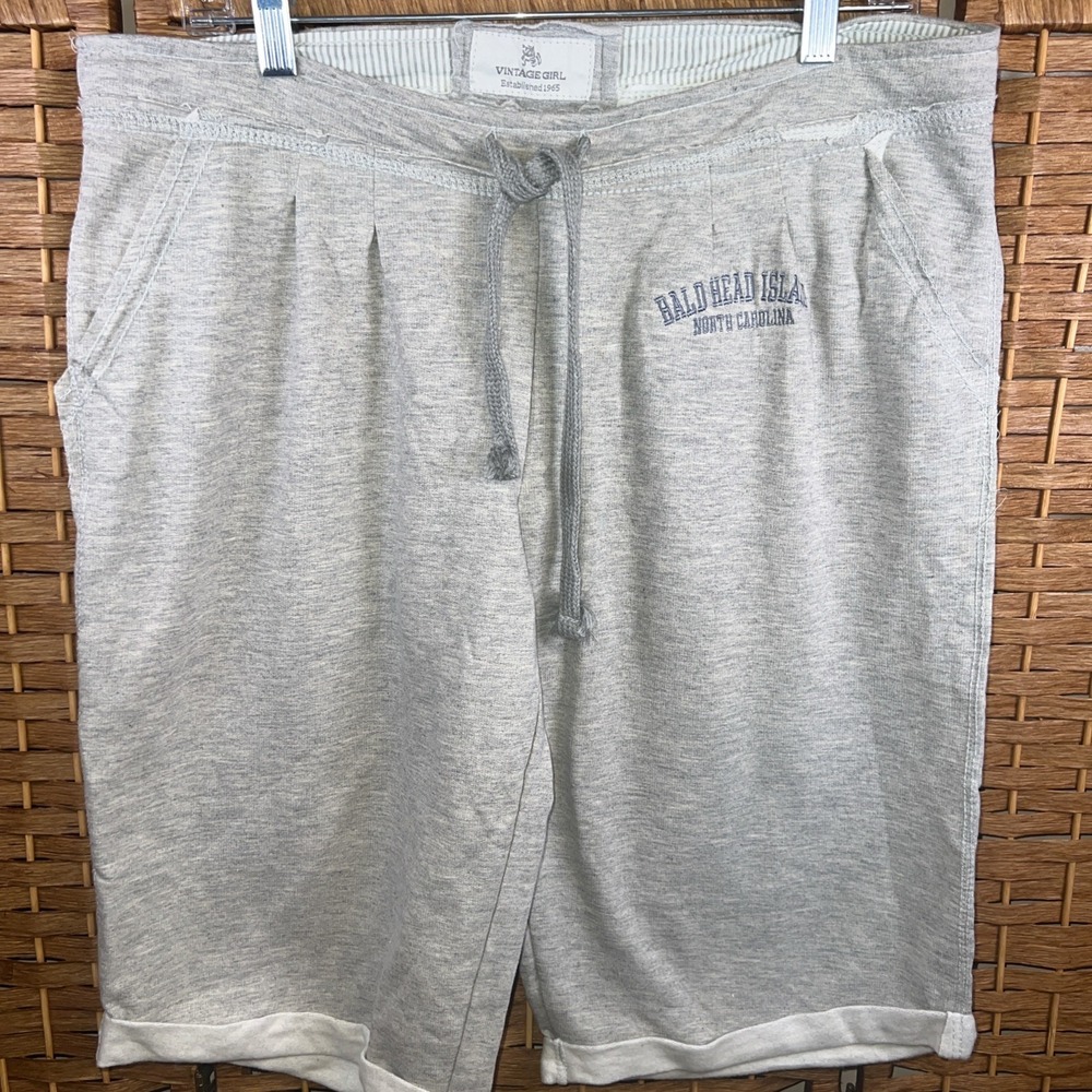 Grey Vintage Girl Sweatpant Shorts Bald Head Island Size XL Drawstring Pockets